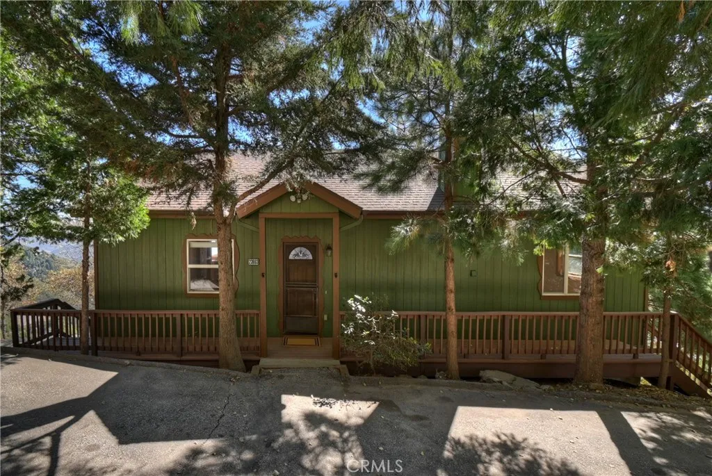 23903 Skyland Drive, Crestline, California 92325 home-pic-3