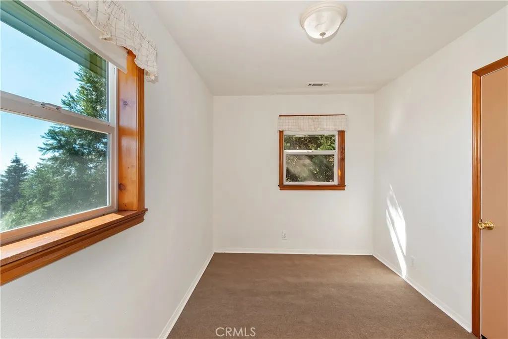 23903 Skyland Drive, Crestline, California 92325 home-pic-35