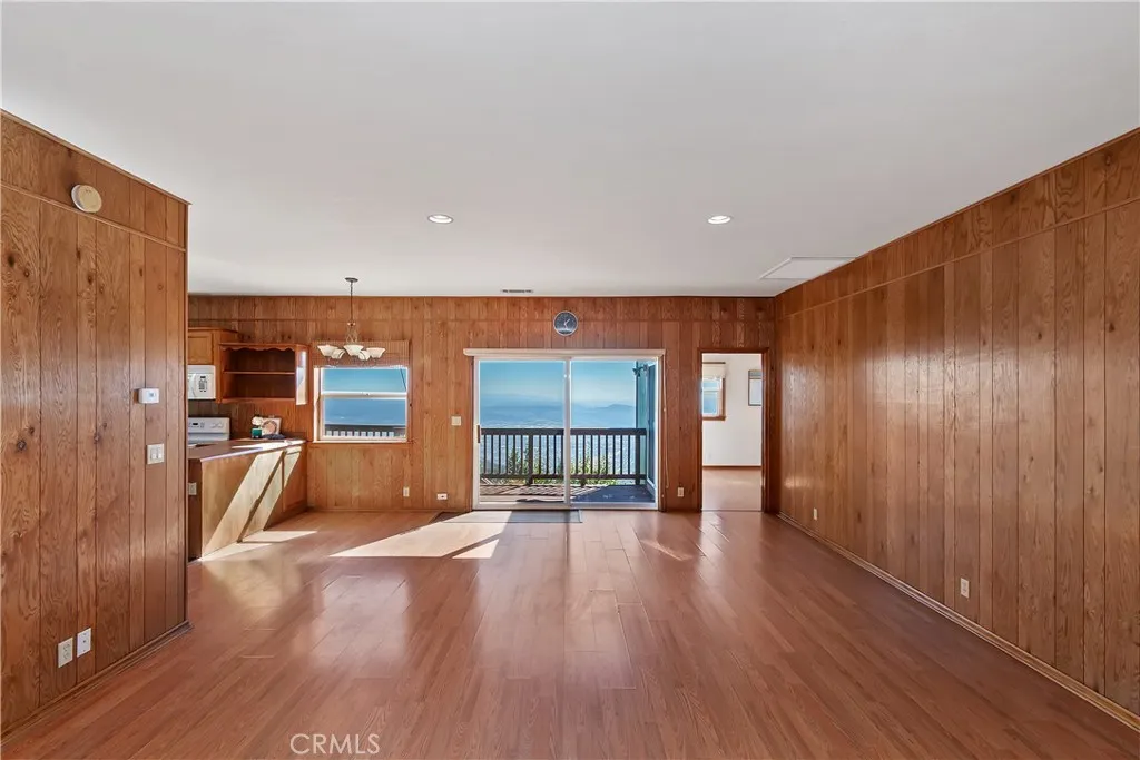 23903 Skyland Drive, Crestline, California 92325 home-pic-9