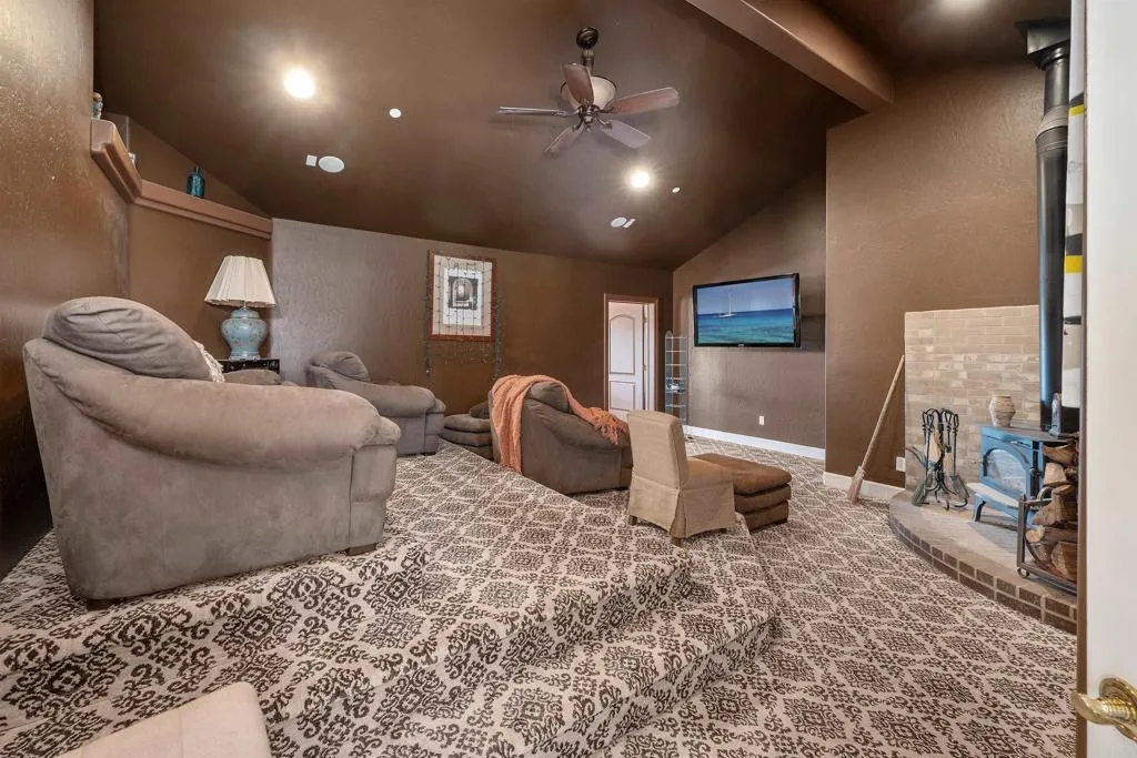 2016 S Grade Road, Alpine, California 91901 home-pic-17