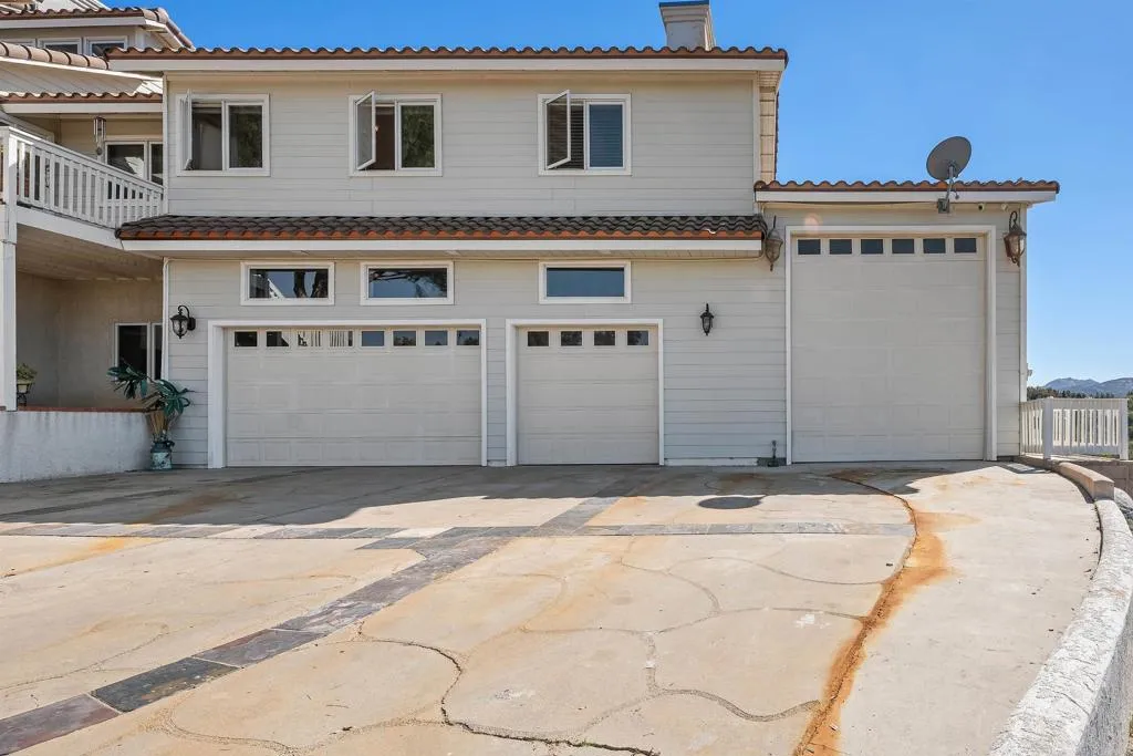 2016 S Grade Road, Alpine, California 91901 home-pic-24