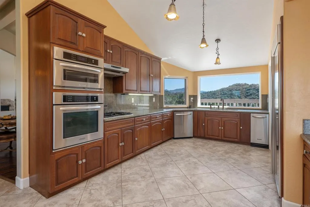 2016 S Grade Road, Alpine, California 91901 home-pic-7