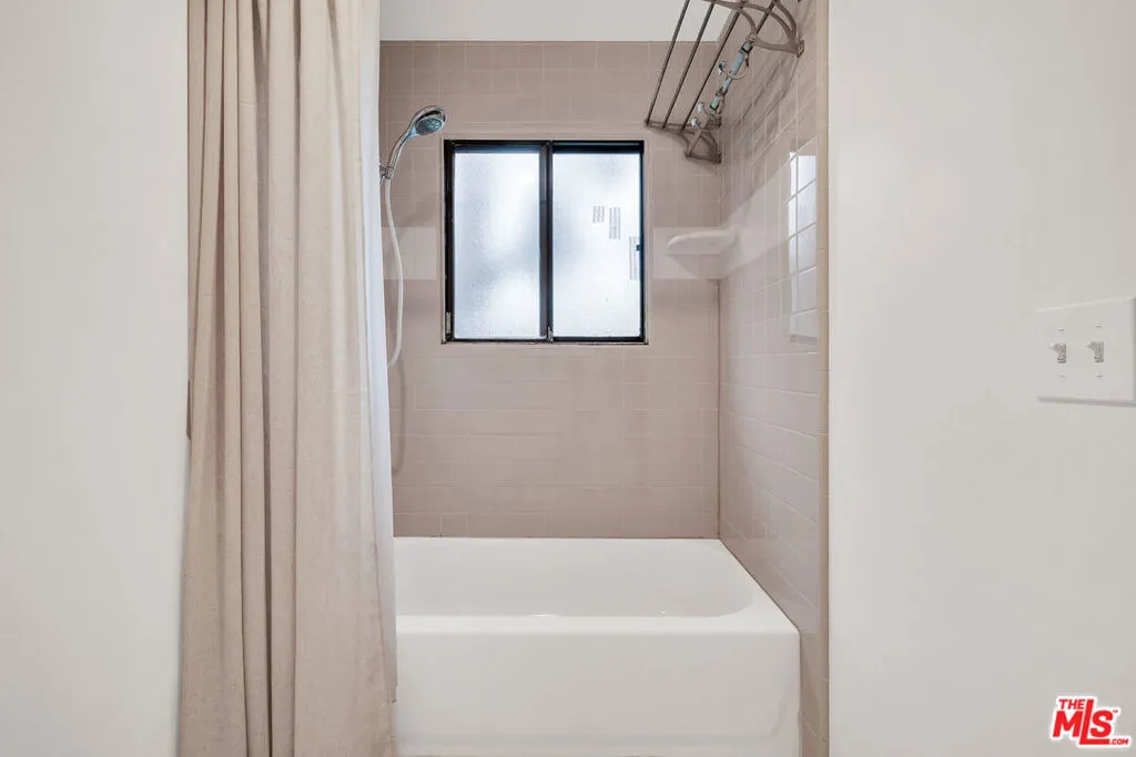 8711 Falmouth Avenue 104, Playa Del Rey, California 90293 home-pic-27