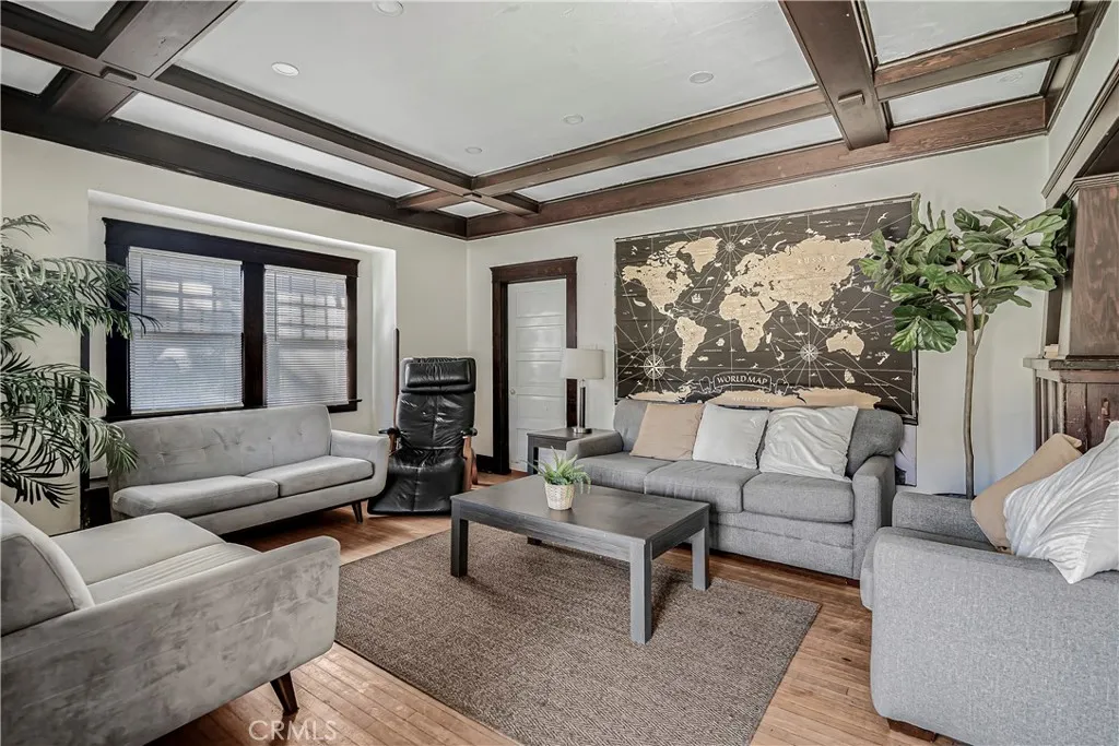 1129 Logan, Los Angeles, California 90026 home-pic-9