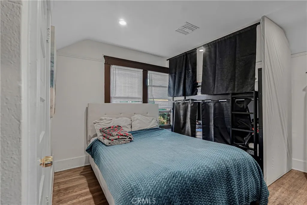 1129 Logan, Los Angeles, California 90026 home-pic-19