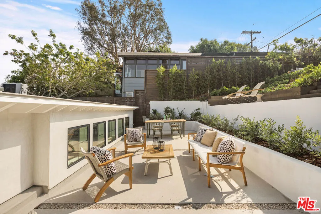 3289 Kelton Avenue, Los Angeles, California 90034 home-pic-24