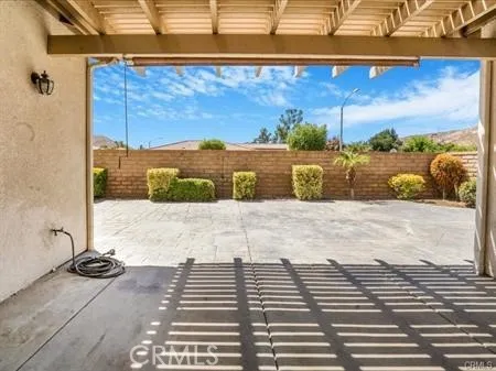 axcess from living room to patio through sliding door