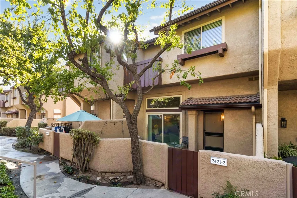 2421 Chandler Avenue 2, Simi Valley, California 93065 home-pic-0