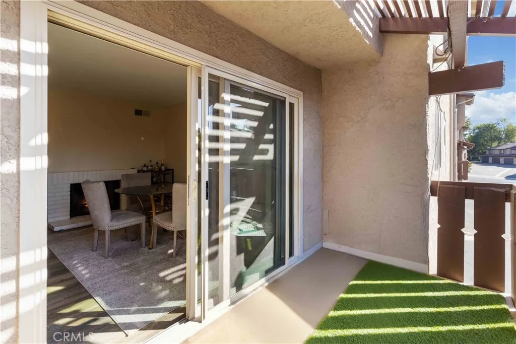 2421 Chandler Avenue 2, Simi Valley, California 93065 home-pic-16