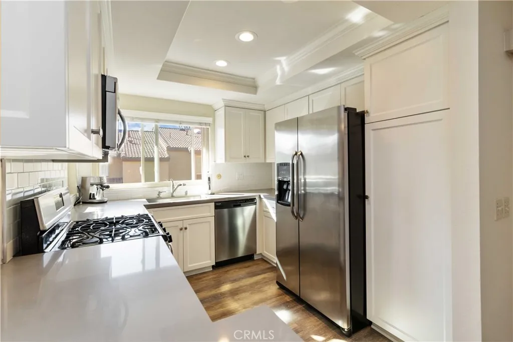 2421 Chandler Avenue 2, Simi Valley, California 93065 home-pic-7