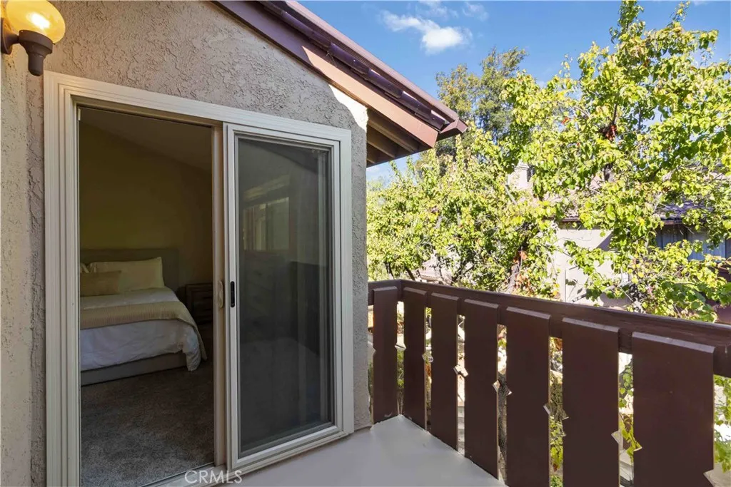 2421 Chandler Avenue 2, Simi Valley, California 93065 home-pic-17
