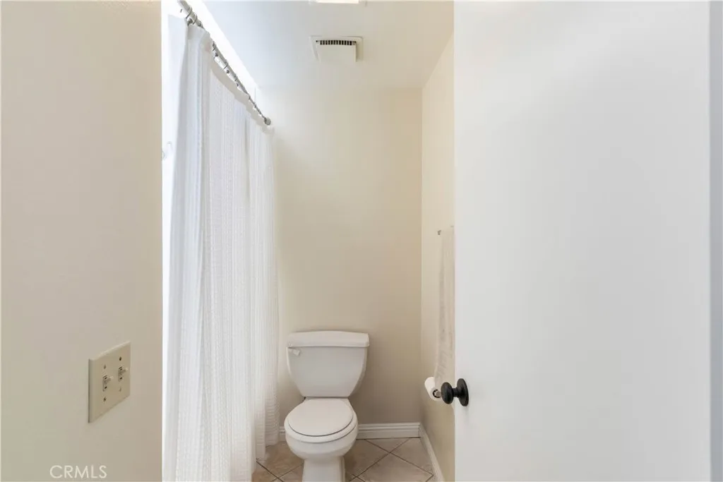 2421 Chandler Avenue 2, Simi Valley, California 93065 home-pic-12