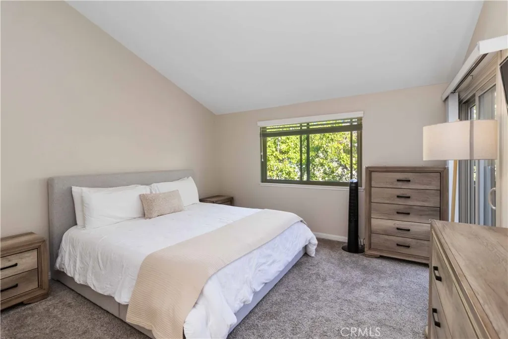 2421 Chandler Avenue 2, Simi Valley, California 93065 home-pic-10