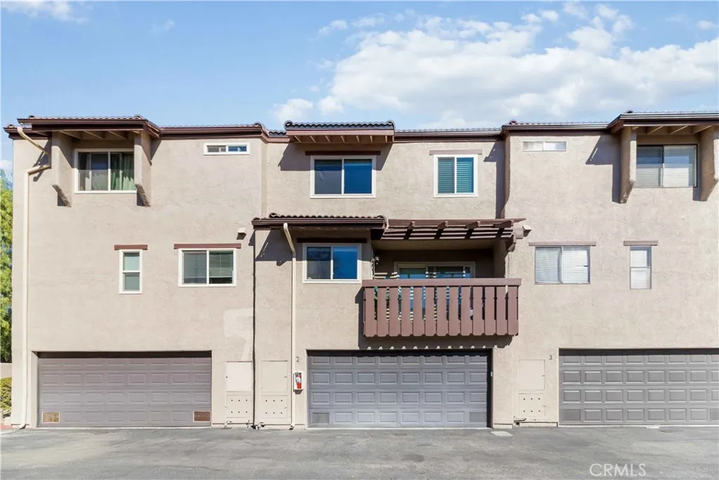 2421 Chandler Avenue 2, Simi Valley, California 93065 home-pic-19