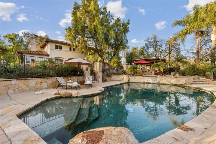 10345 Mcbroom Street, Sunland, California 91040