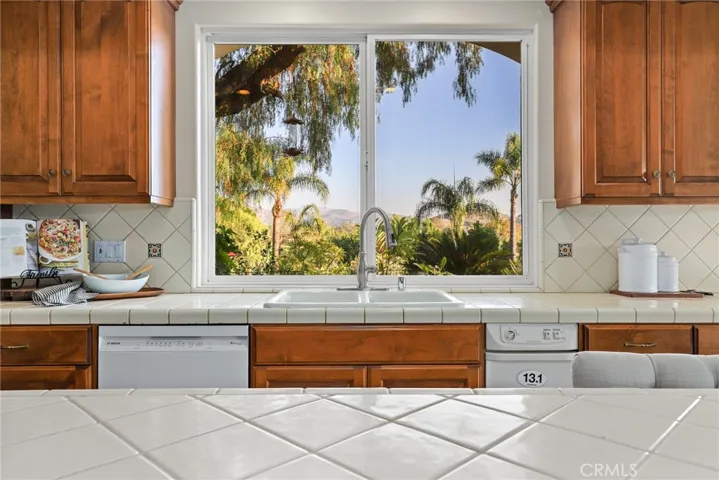 10345 Mcbroom Street, Sunland, California 91040