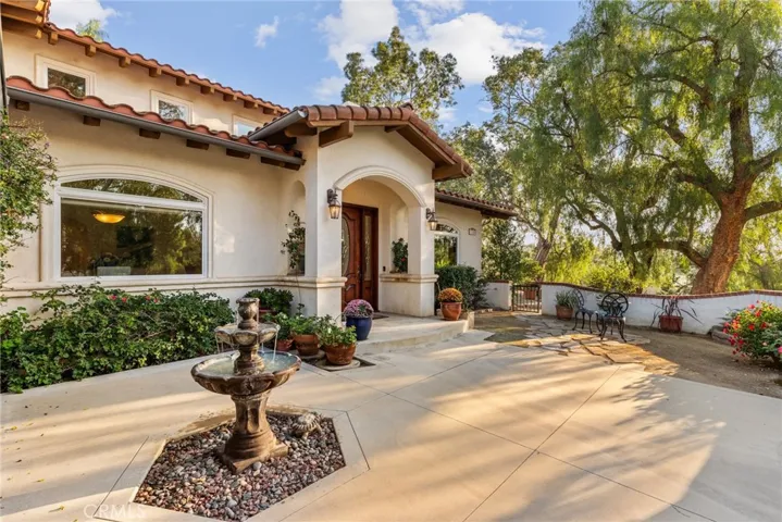 10345 Mcbroom Street, Sunland, California 91040