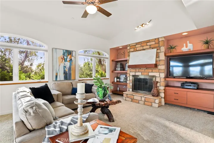 10345 Mcbroom Street, Sunland, California 91040
