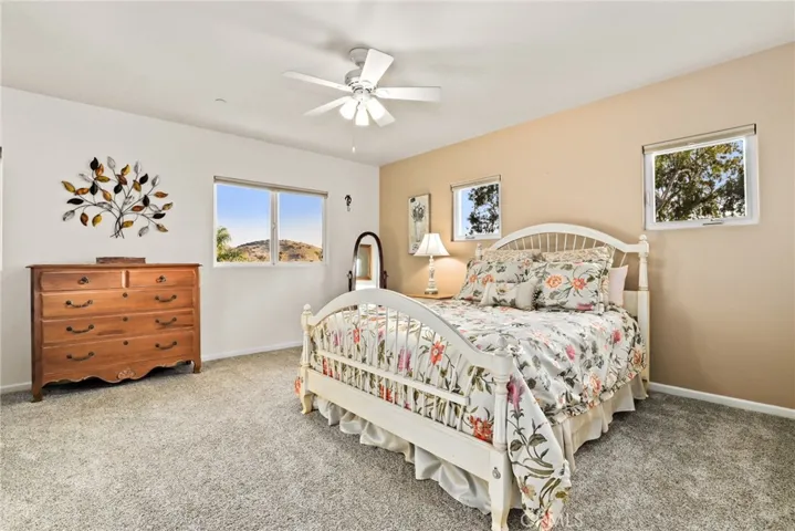 10345 Mcbroom Street, Sunland, California 91040