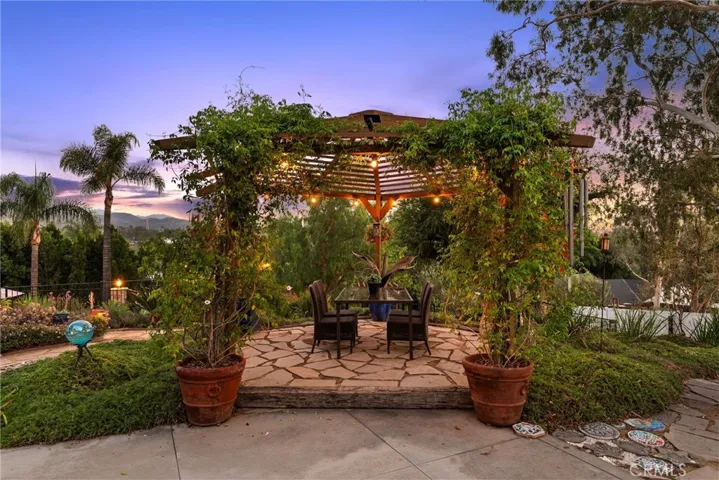 10345 Mcbroom Street, Sunland, California 91040