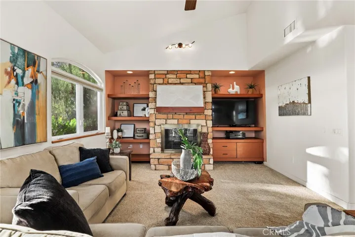 10345 Mcbroom Street, Sunland, California 91040