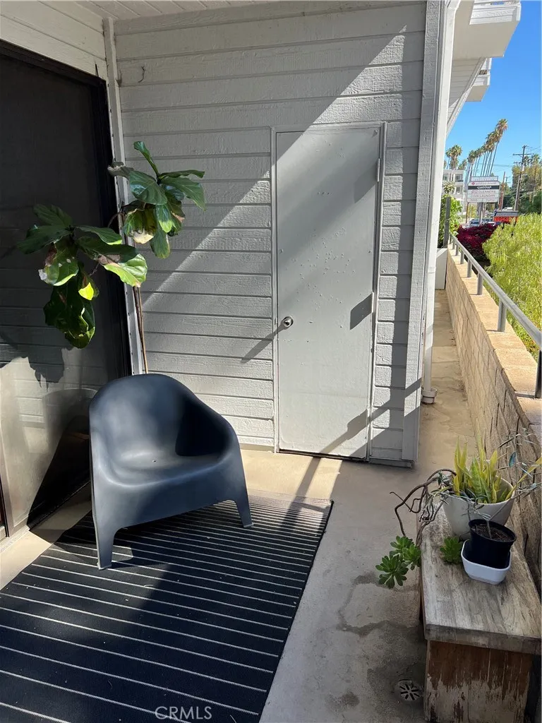 13331 Moorpark Street 110, Sherman Oaks, California 91423 home-pic-16