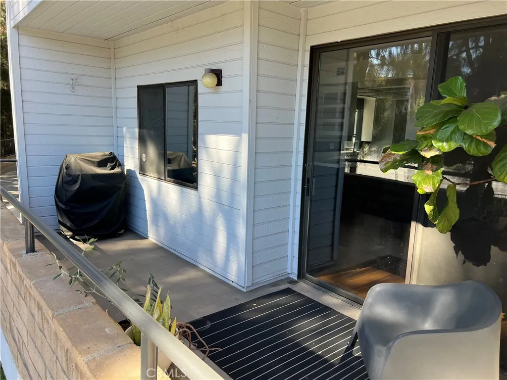 13331 Moorpark Street 110, Sherman Oaks, California 91423 home-pic-14