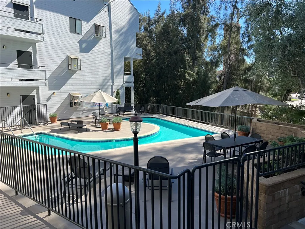 13331 Moorpark Street 110, Sherman Oaks, California 91423 home-pic-19