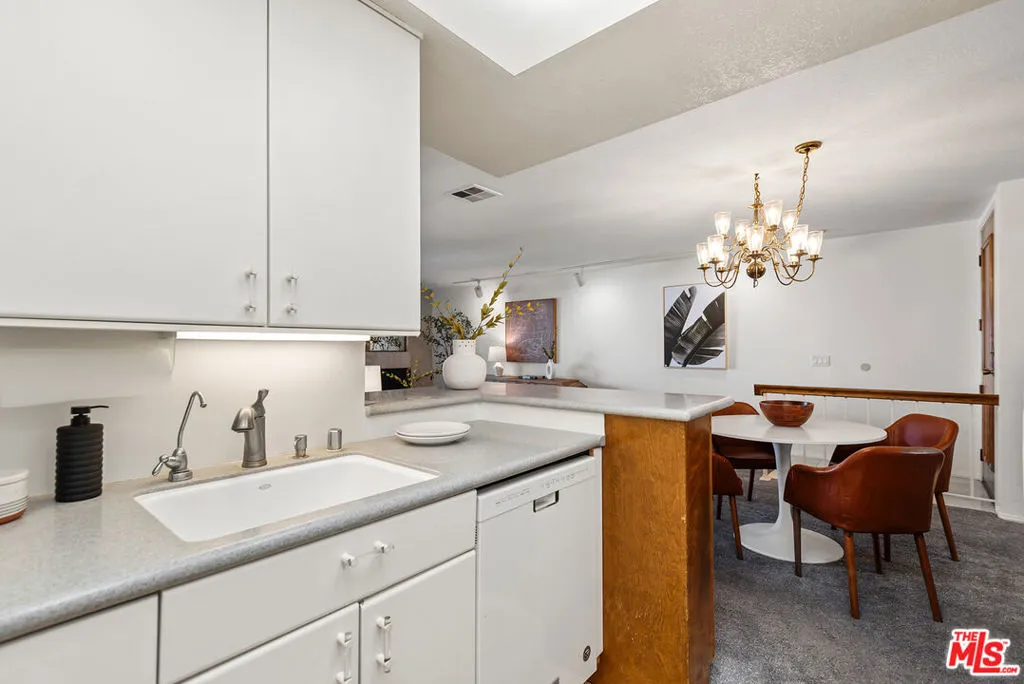 8600 Tuscany Avenue 321, Playa Del Rey, California 90293 home-pic-9