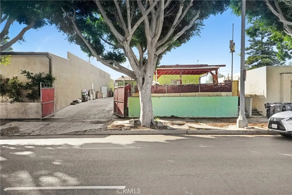 2930 W Florence, Los Angeles, California 90043 home-pic-0