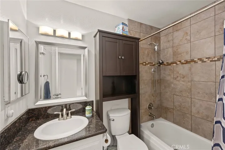 Upstairs Hall Full Bath