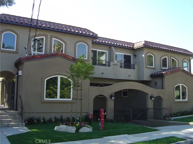 10207 Mountair Avenue 105, Tujunga, California 91042