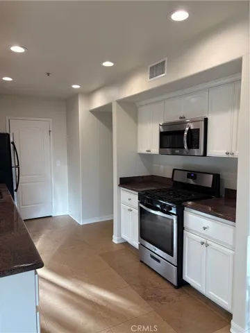 10207 Mountair Avenue 105, Tujunga, California 91042