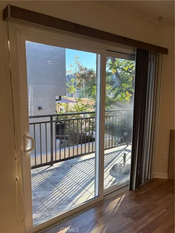 10207 Mountair Avenue 105, Tujunga, California 91042