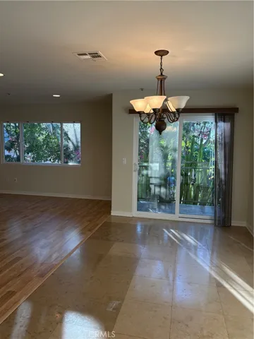10207 Mountair Avenue 105, Tujunga, California 91042