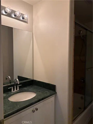 10207 Mountair Avenue 105, Tujunga, California 91042