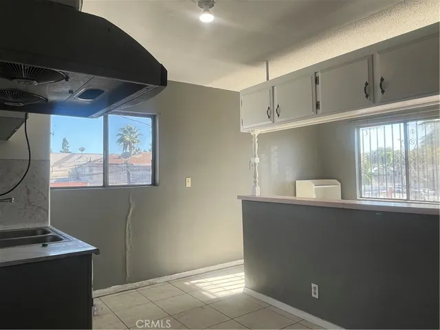 5613