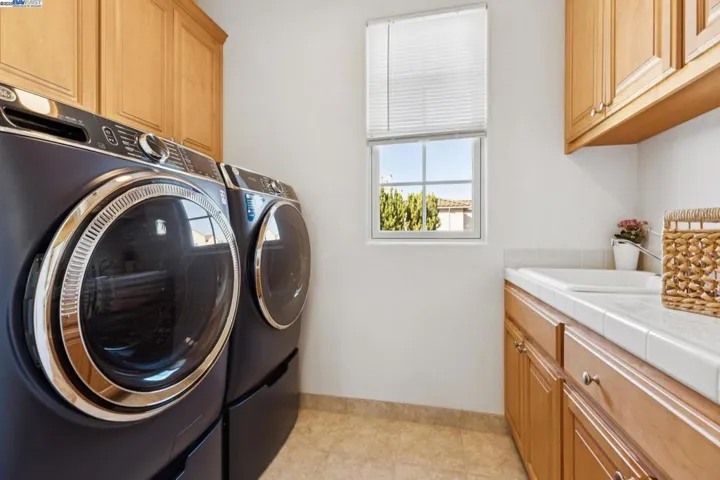 5 Cornelius Sq, Alameda, California 94501