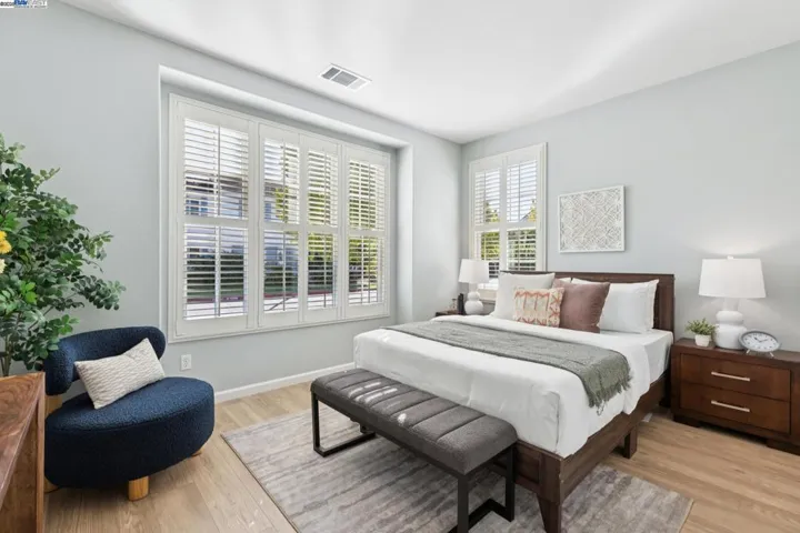 5 Cornelius Sq, Alameda, California 94501