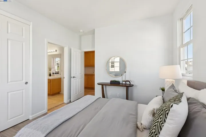 5 Cornelius Sq, Alameda, California 94501