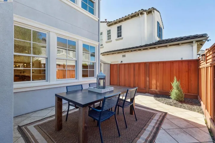 5 Cornelius Sq, Alameda, California 94501