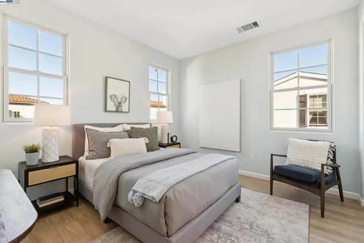 5 Cornelius Sq, Alameda, California 94501