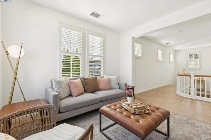 5 Cornelius Sq, Alameda, California 94501