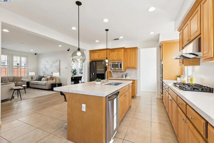 5 Cornelius Sq, Alameda, California 94501