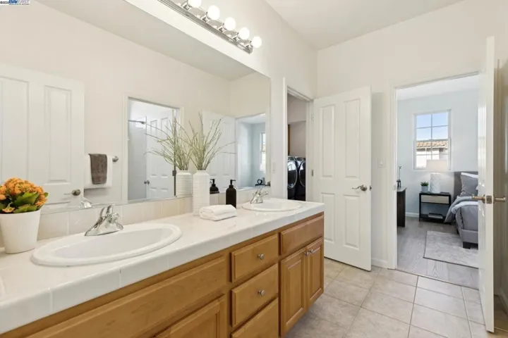 5 Cornelius Sq, Alameda, California 94501