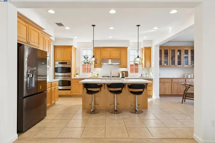 5 Cornelius Sq, Alameda, California 94501