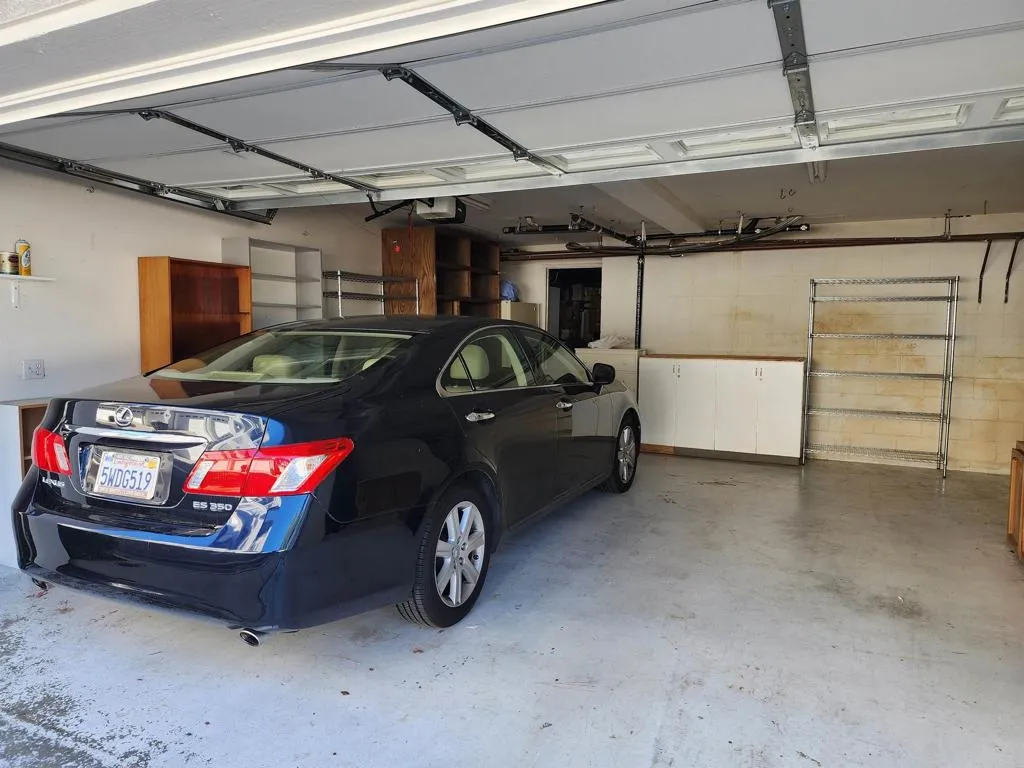 8597 Via Mallorca F, La Jolla, California 92037 home-pic-37