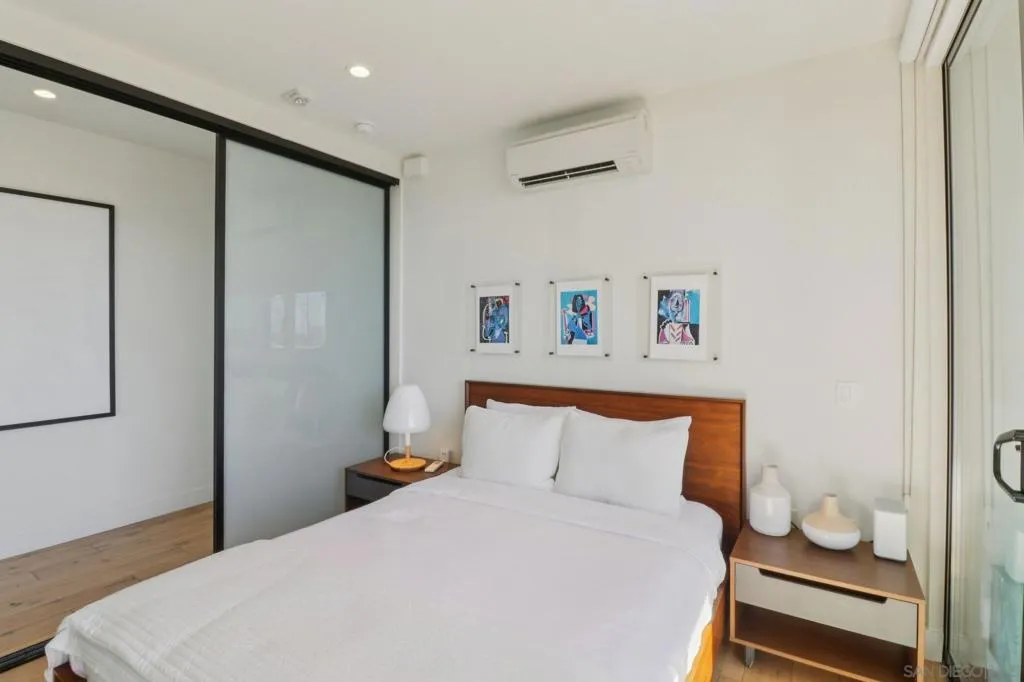 2355 Front St, San Diego, California 92101 home-pic-19