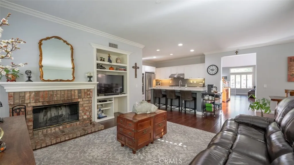 17 Shady Cove Court, Azusa, California 91702 home-pic-16