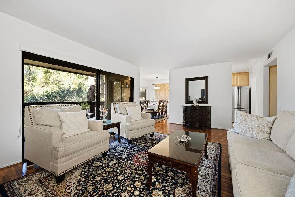 3350 La Mesa Drive 10, San Carlos, California 94070 home-pic-0